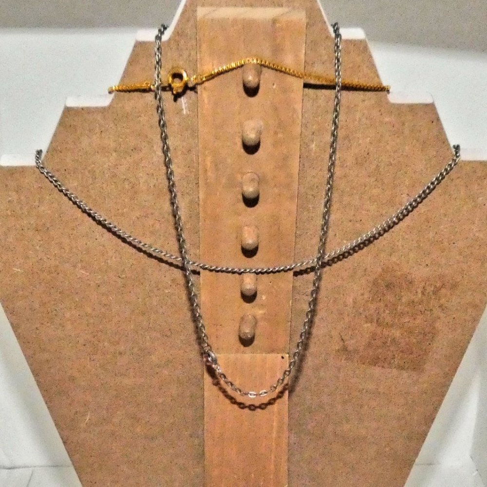 Mary Religious Necklace Lot Chain Prayer - Picture 3 of 3